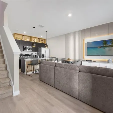 3 Bedrooms - 3 Baths- The Hub At Westside 3444Tt